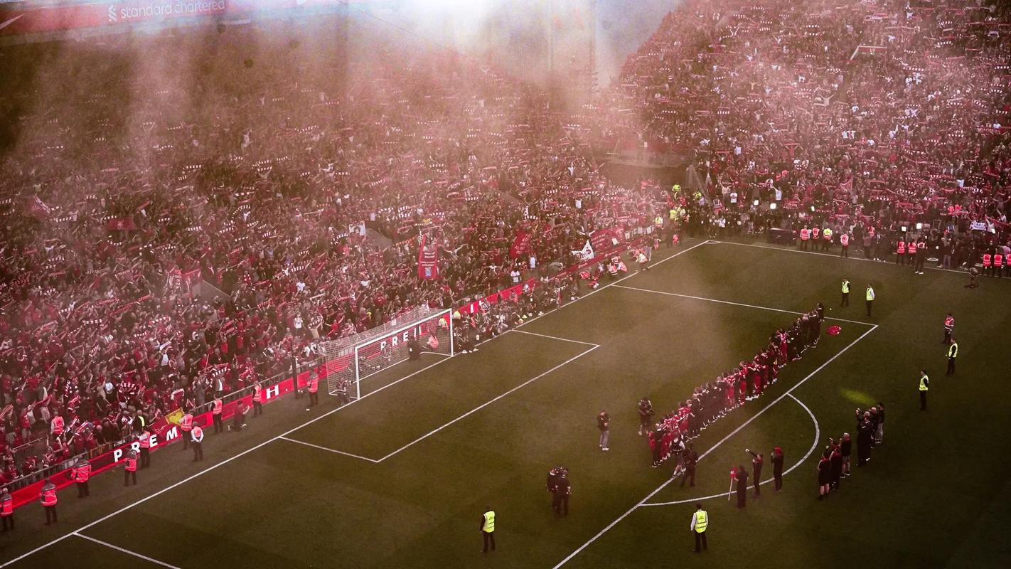 每体：莱万首选与巴萨续约，但也已开始研究其它联赛的报价