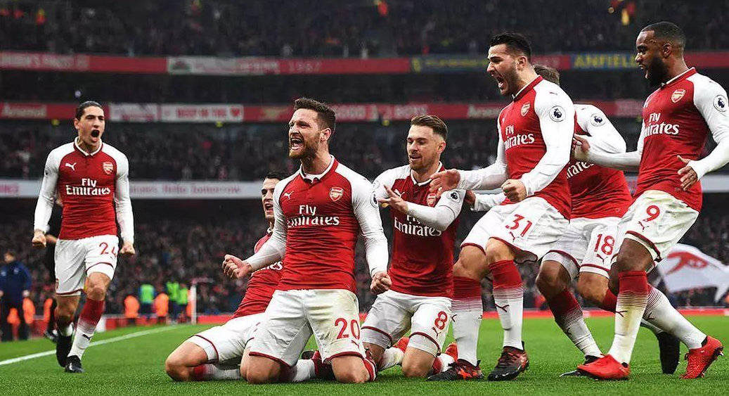 马赫雷斯和知名说唱歌手一同出镜，展示阿尔及利亚队新球衣