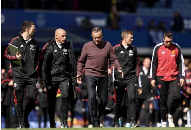 杰拉德：必须尊重萨拉赫的感受，他渴望为球队出力