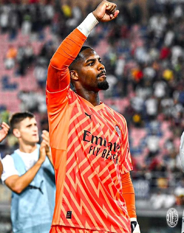 格纳布里：获得巨额收入后曾沉迷奢侈消费，母亲劝我脚踏实地