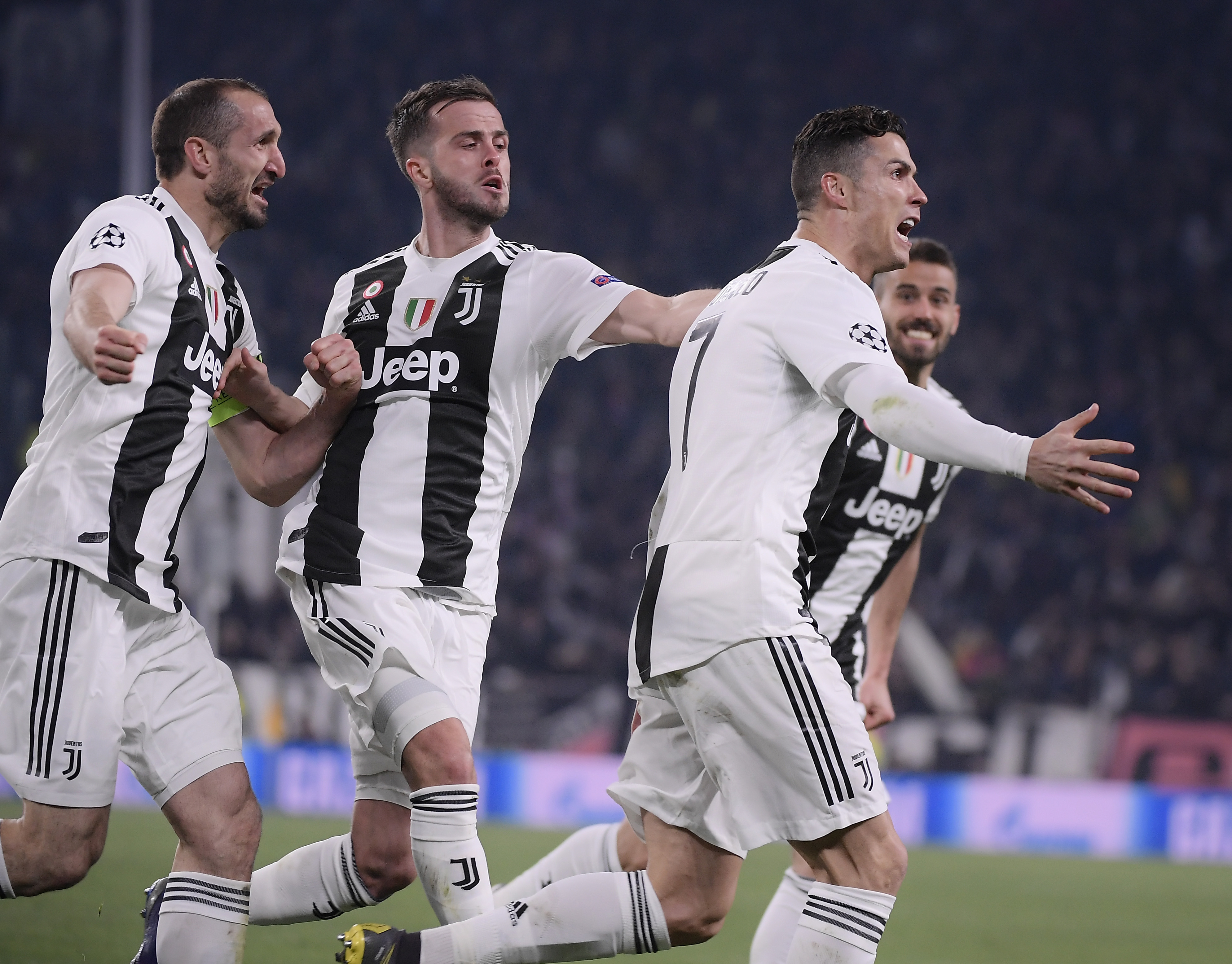 安切洛蒂：加布里埃尔内收肌受伤，周日将进行检查